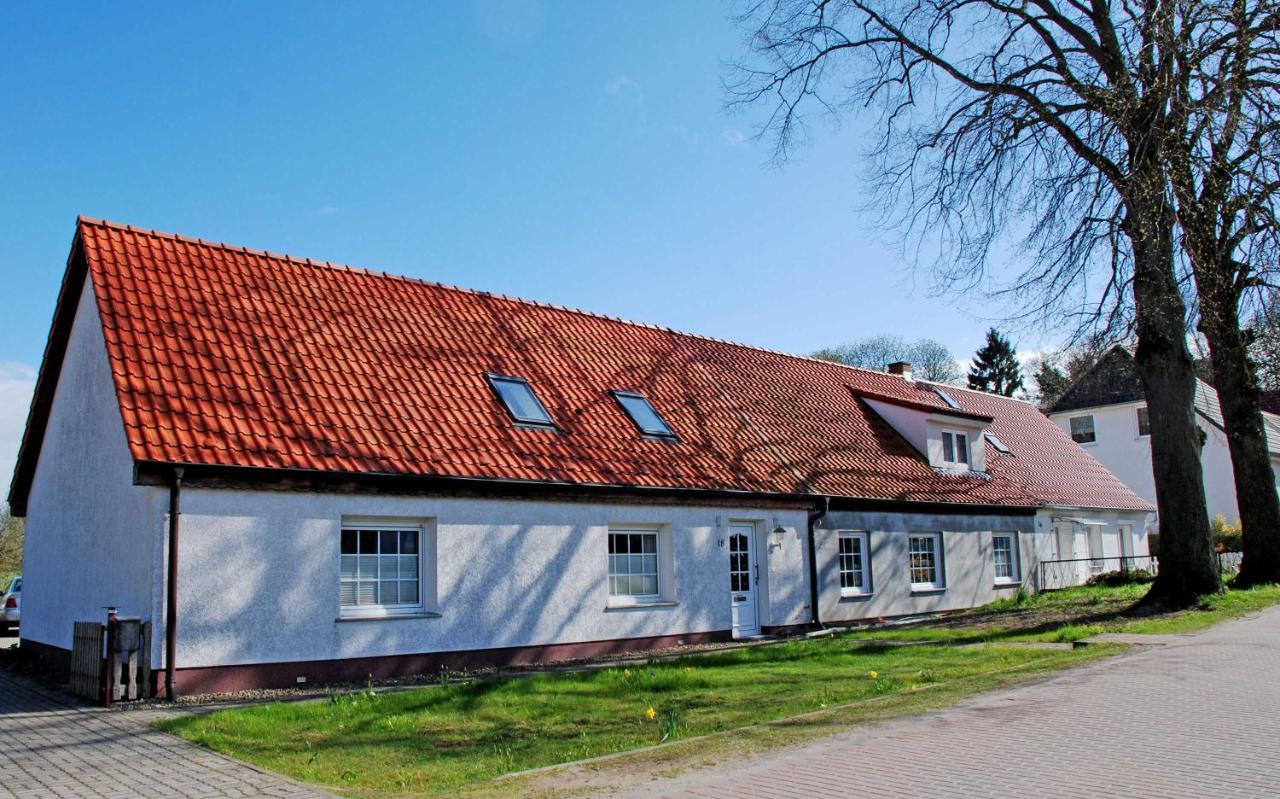 Ferienwohnungen Auf Dem Pommernhof Samtens Exterior photo